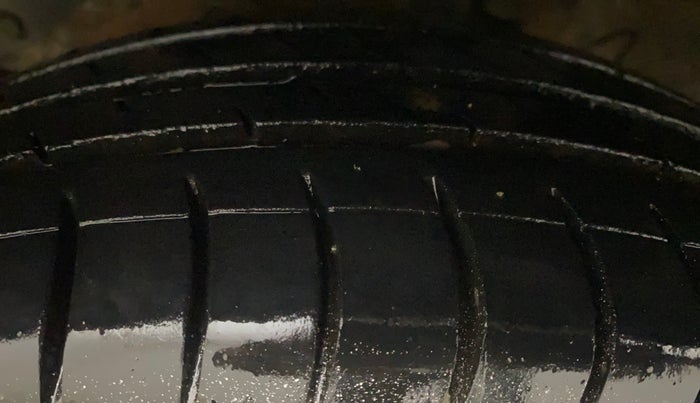 2020 Hyundai GRAND I10 NIOS SPORTZ AMT 1.2 KAPPA VTVT, Petrol, Automatic, 41,712 km, Left Front Tyre Tread