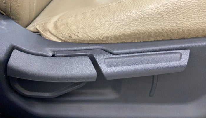 2020 Hyundai GRAND I10 NIOS SPORTZ AMT 1.2 KAPPA VTVT, Petrol, Automatic, 41,712 km, Driver Side Adjustment Panel