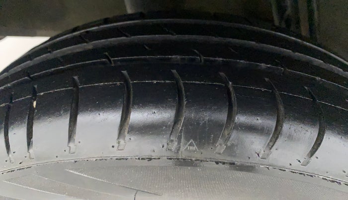 2016 Renault Kwid RXT 0.8, Petrol, Manual, 54,779 km, Right Rear Tyre Tread