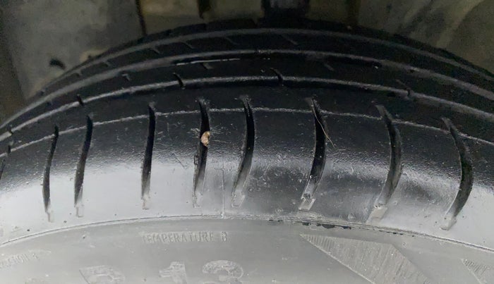 2016 Renault Kwid RXT 0.8, Petrol, Manual, 54,779 km, Left Front Tyre Tread