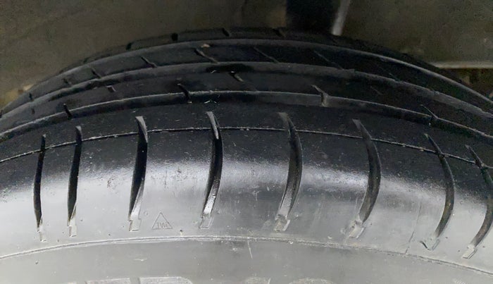 2016 Renault Kwid RXT 0.8, Petrol, Manual, 54,779 km, Left Rear Tyre Tread