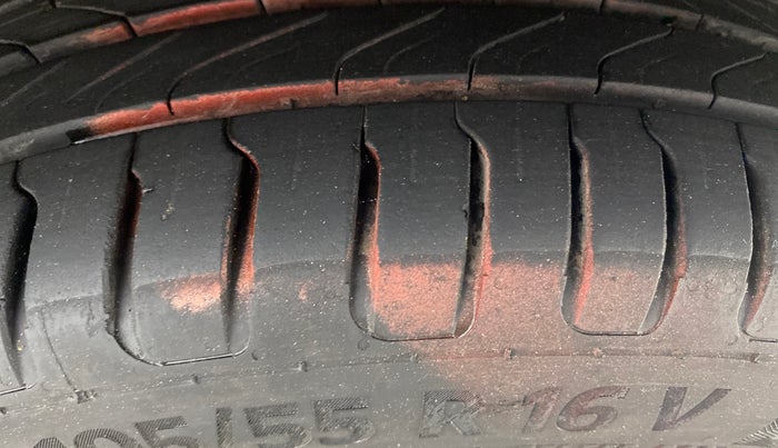 2016 Hyundai Elite i20 ASTA 1.2 (O), Petrol, Manual, 1,16,648 km, Right Front Tyre Tread