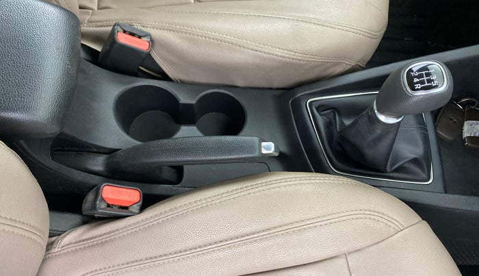 2016 Hyundai Elite i20 ASTA 1.2 (O), Petrol, Manual, 1,16,648 km, Gear Lever