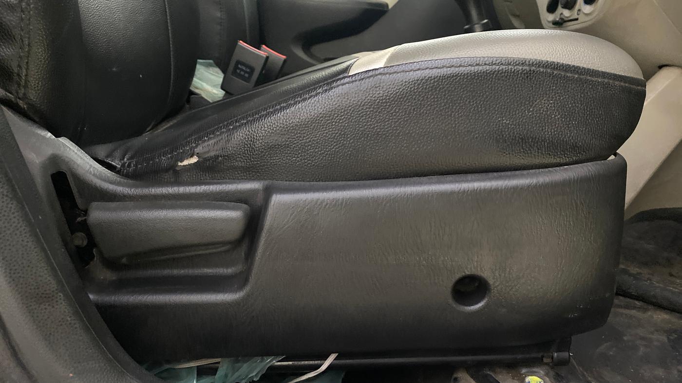 2022 Maruti Alto LXI CNG, CNG, Manual, 75,443 km, Driver Side Adjustment Panel
