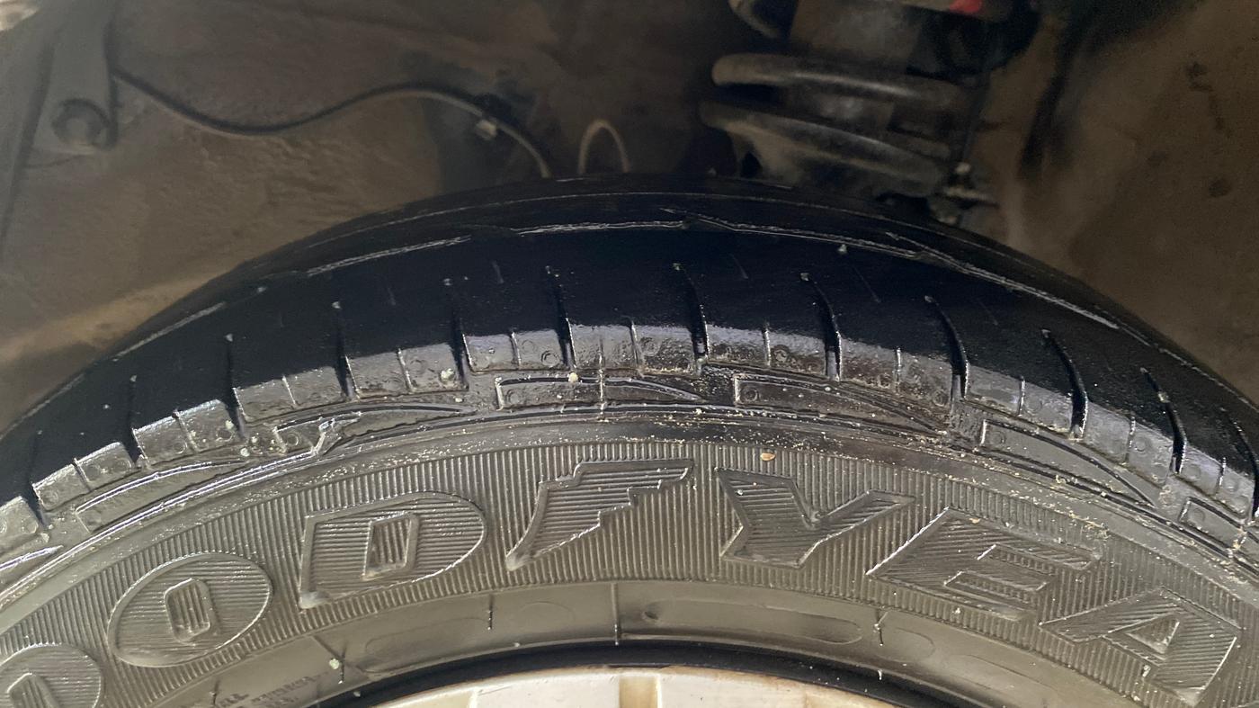 2022 Maruti Alto LXI CNG, CNG, Manual, 75,443 km, Left Front Tyre Tread