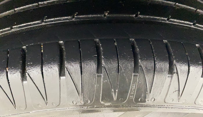 2022 KIA SONET HTX ANNIVERSARY EDITION 1.0 IMT, Petrol, Manual, 41,805 km, Left Rear Tyre Tread