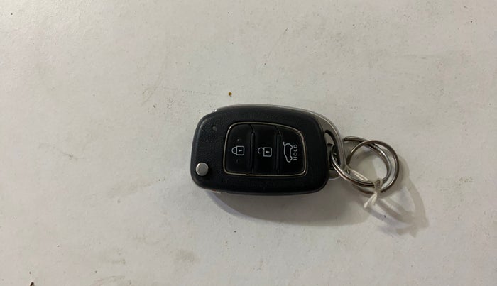 2021 Hyundai NEW I20 SPORTZ 1.0T GDI IMT, Petrol, Manual, 35,299 km, Key Close Up