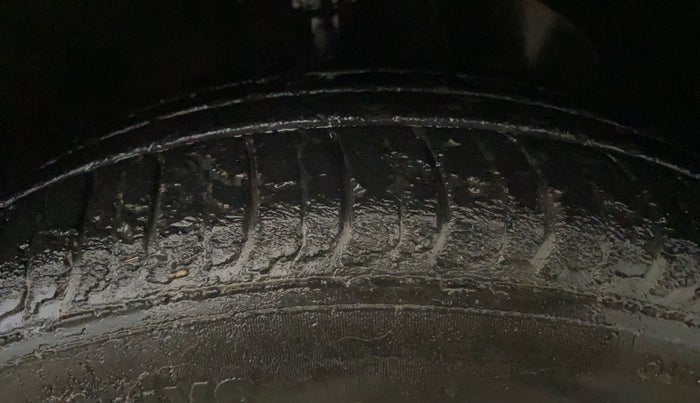 2021 Hyundai NEW I20 SPORTZ 1.0T GDI IMT, Petrol, Manual, 35,299 km, Right Front Tyre Tread