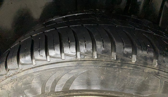 2021 Maruti Vitara Brezza VXI, Petrol, Manual, 52,412 km, Left Rear Tyre Tread