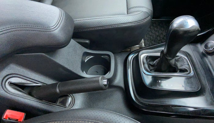 2017 Tata Hexa Varicor 400 XTA, Diesel, Automatic, 1,20,337 km, Gear Lever