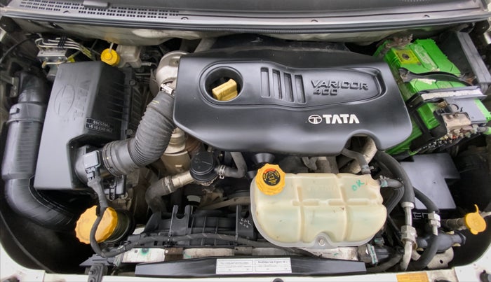2017 Tata Hexa Varicor 400 XTA, Diesel, Automatic, 1,20,337 km, Engine Bonet View