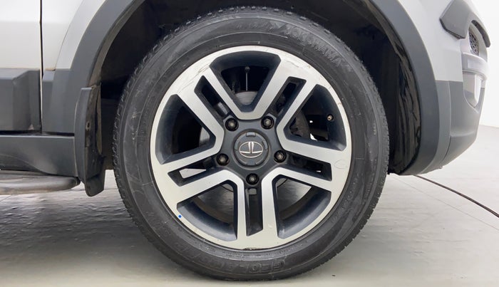 2017 Tata Hexa Varicor 400 XTA, Diesel, Automatic, 1,20,337 km, Right Front Tyre