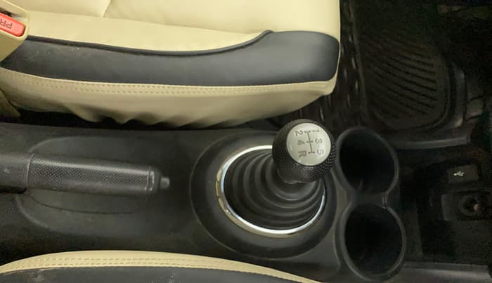 2017 Honda Amaze 1.2L I-VTEC S, CNG, Manual, 1,18,320 km, Gear Lever