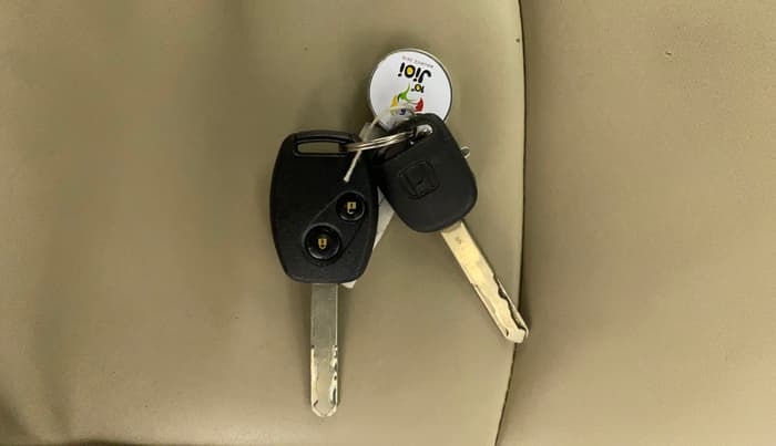 2017 Honda Amaze 1.2L I-VTEC S, CNG, Manual, 1,18,320 km, Key Close Up