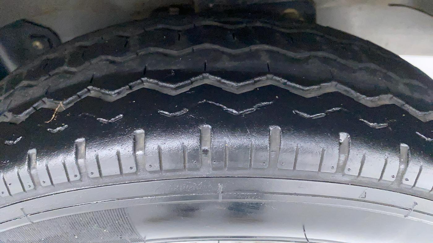 2020 Maruti Eeco 5 STR WITH AC PLUSHTR, Petrol, Manual, Right Front Tyre Tread