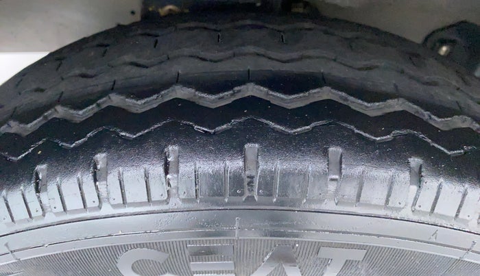 2020 Maruti Eeco 5 STR WITH AC PLUSHTR, Petrol, Manual, Left Front Tyre Tread