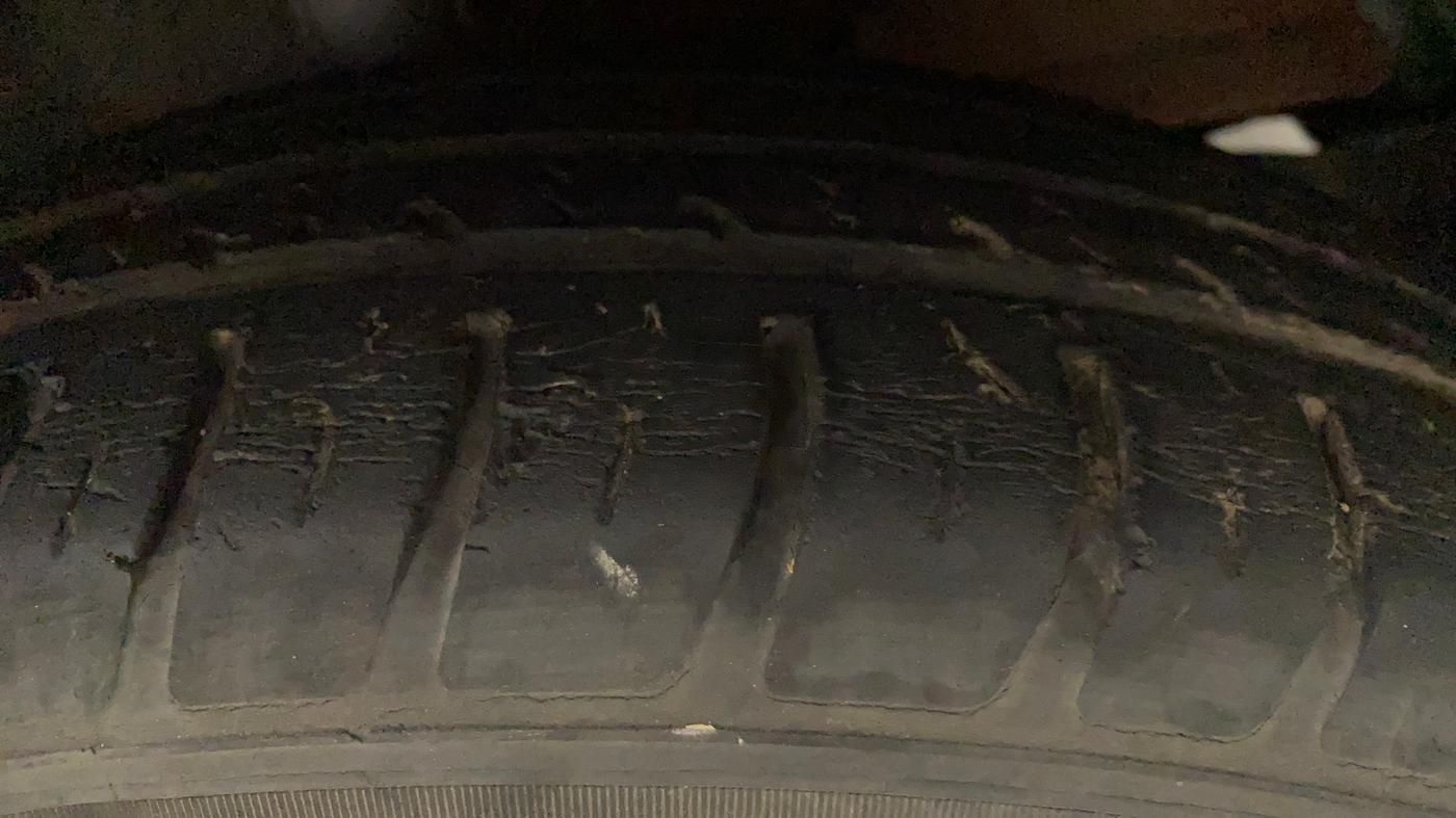 2018 Maruti Swift VXI AMT, Petrol, Automatic, 41,110 km, Left Front Tyre Tread