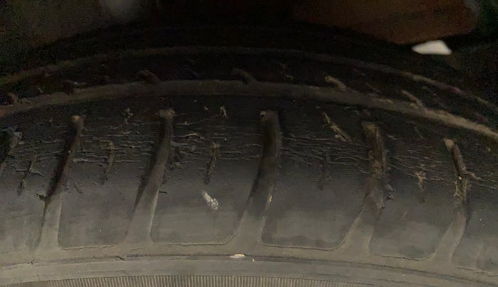 2018 Maruti Swift VXI AMT, Petrol, Automatic, 41,110 km, Left Front Tyre Tread