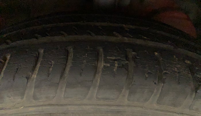 2018 Maruti Swift VXI AMT, Petrol, Automatic, 41,110 km, Left Rear Tyre Tread