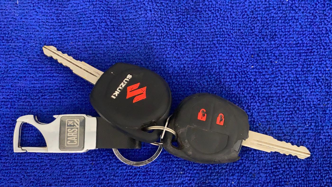 2018 Maruti Swift VXI AMT, Petrol, Automatic, 41,110 km, Key Close Up
