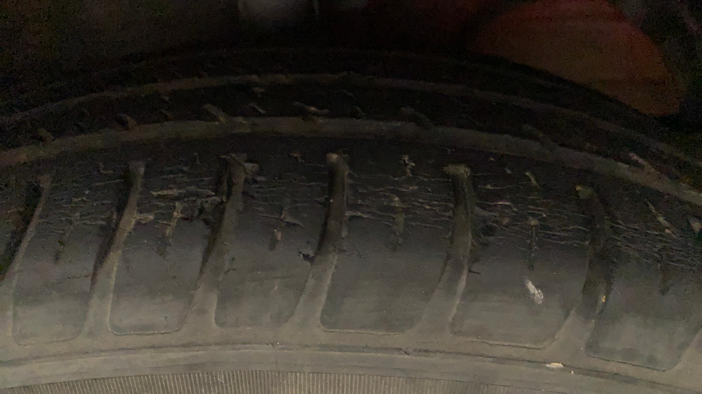 2018 Maruti Swift VXI AMT, Petrol, Automatic, 41,110 km, Right Front Tyre Tread