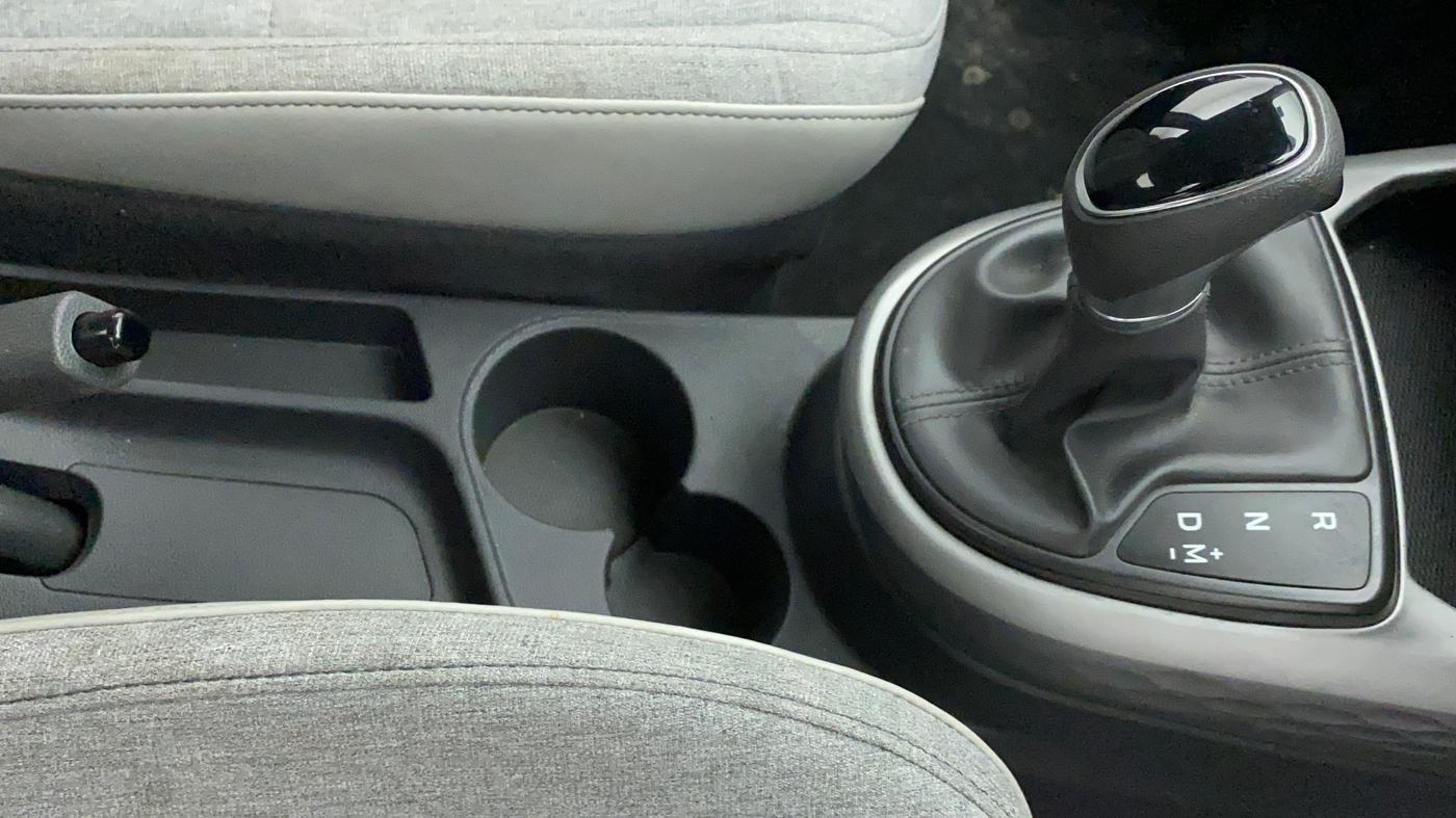 2020 Hyundai GRAND I10 NIOS SPORTZ AMT 1.2 KAPPA VTVT, Petrol, Automatic, 22,849 km, Gear Lever