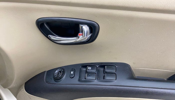 2013 Hyundai i10 MAGNA 1.2, Petrol, Manual, 57,551 km, Driver Side Door Panels Control