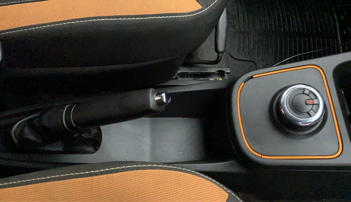 2020 Renault Kwid CLIMBER 1.0 AMT (O), Petrol, Automatic, 11,047 km, Gear Lever