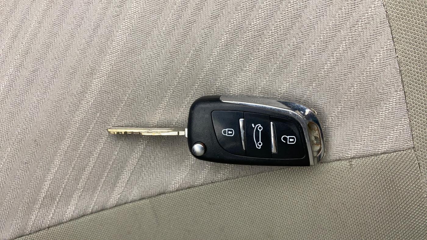 2017 Maruti Alto K10 VXI (O) AMT, Petrol, Automatic, 51,129 km, Key Close Up