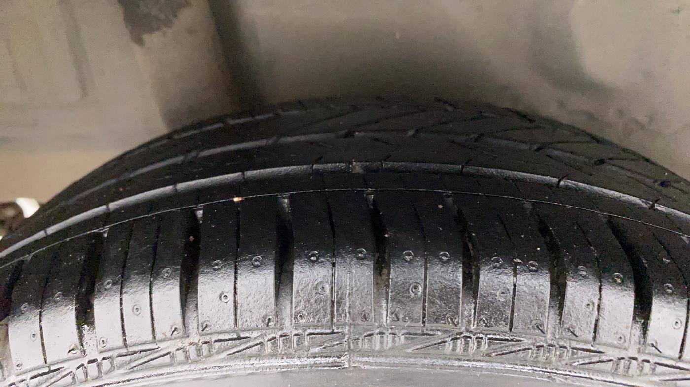 2013 Honda Brio S MT, CNG, Manual, 82,800 km, Right Rear Tyre Tread