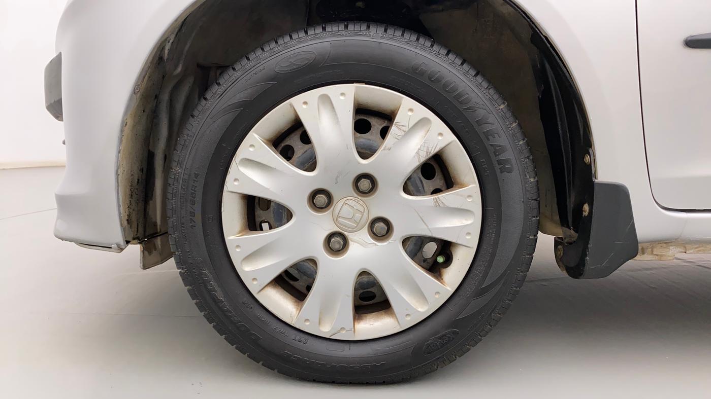 2013 Honda Brio S MT, CNG, Manual, 82,800 km, Left Front Wheel