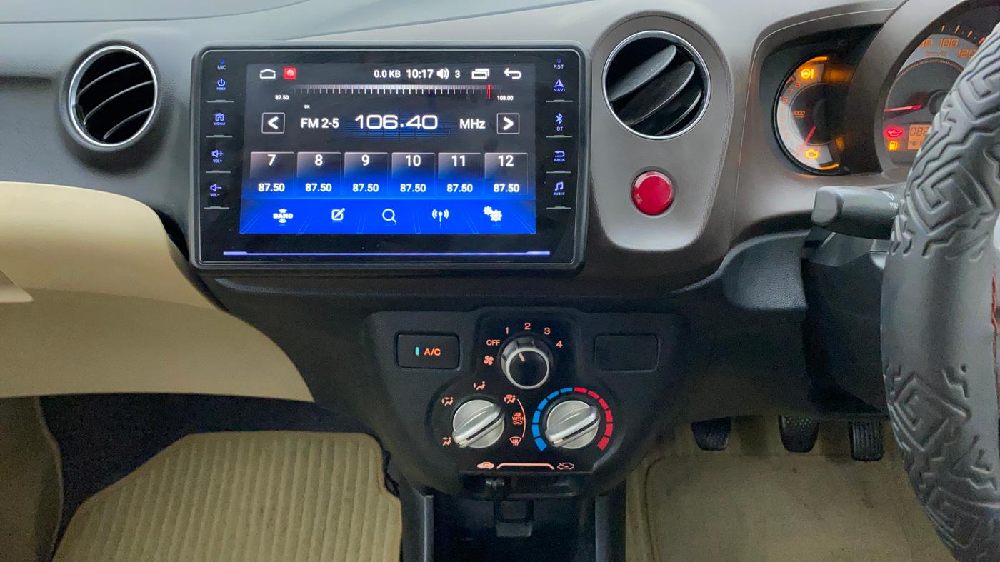 2013 Honda Brio S MT, CNG, Manual, 82,800 km, Air Conditioner