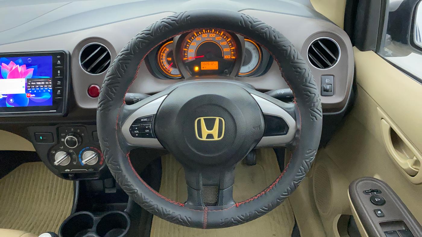 2013 Honda Brio S MT, CNG, Manual, 82,800 km, Steering Wheel Close Up