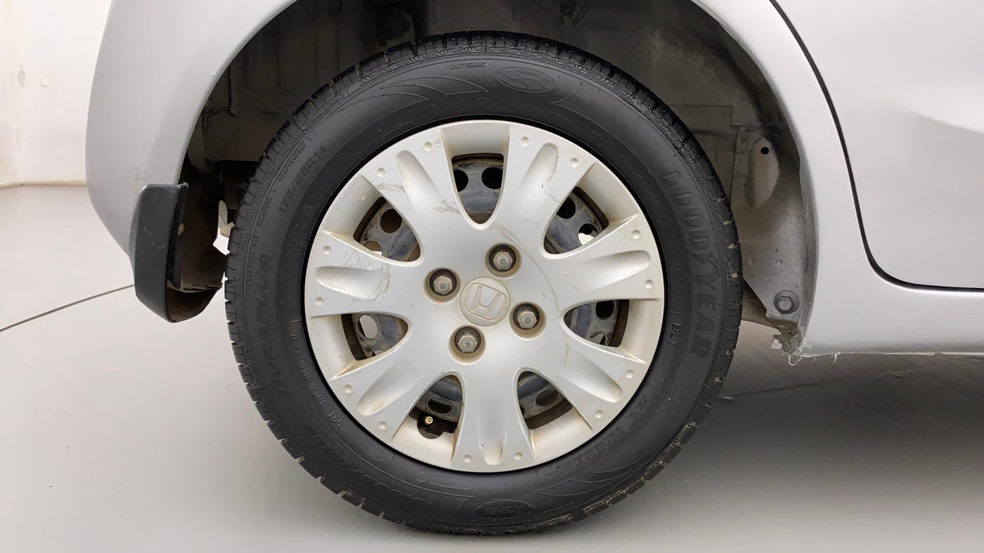 2013 Honda Brio S MT, CNG, Manual, 82,800 km, Right Rear Wheel