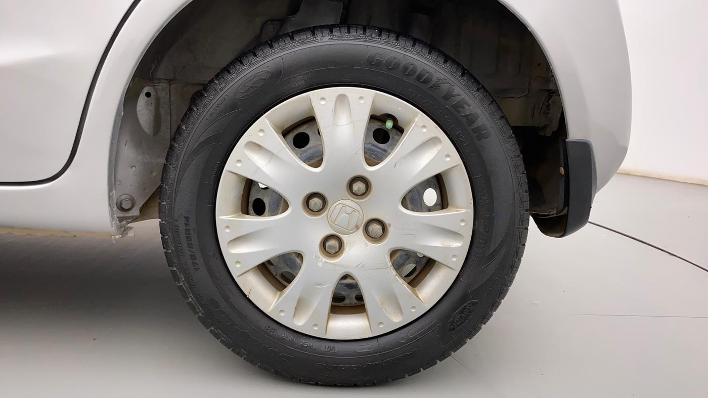 2013 Honda Brio S MT, CNG, Manual, 82,800 km, Left Rear Wheel
