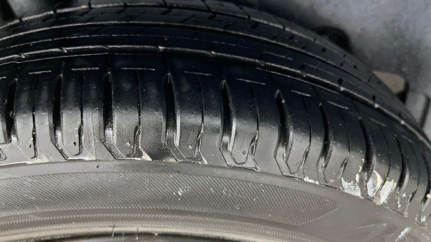 2016 Maruti Ciaz VXI+AT, Petrol, Automatic, 1,20,281 km, Right Rear Tyre Tread