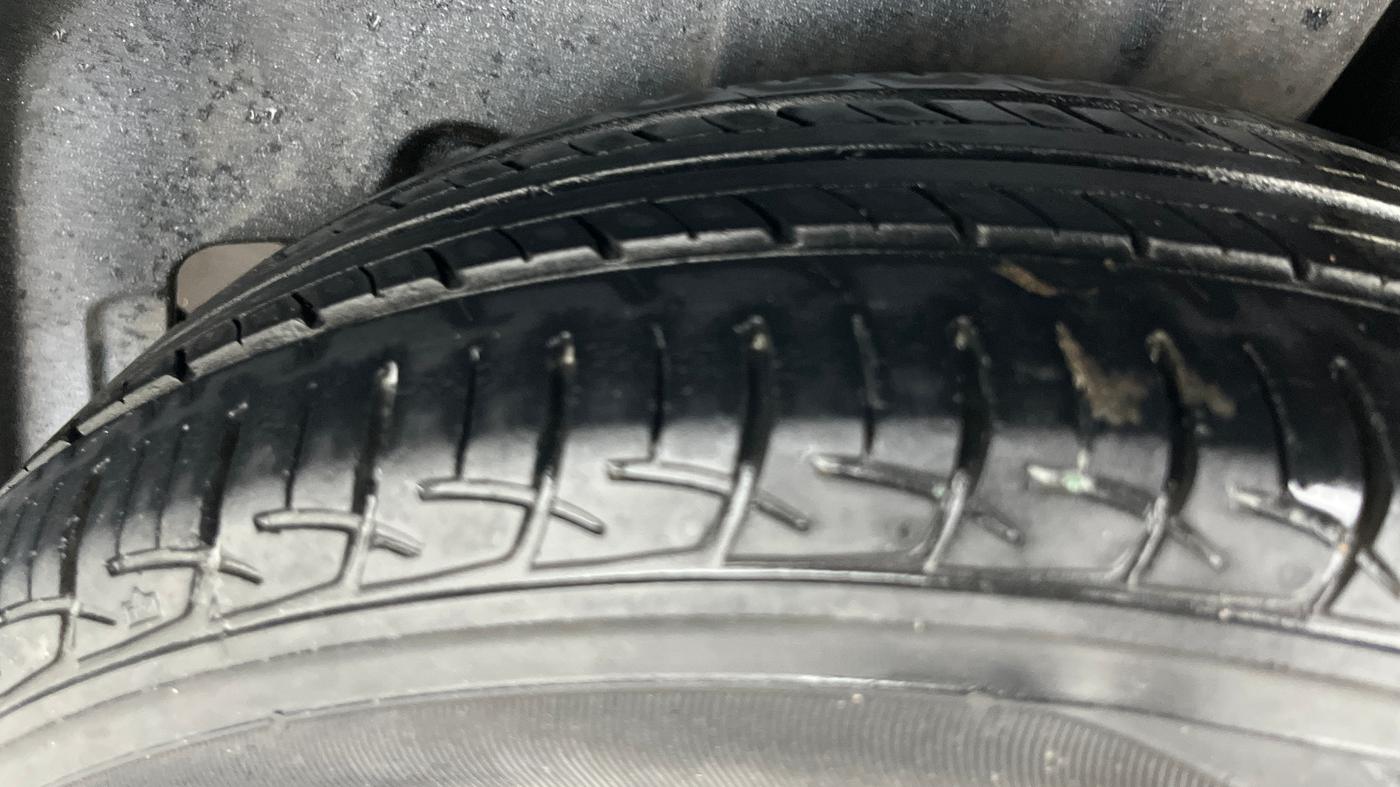 2016 Maruti Ciaz VXI+AT, Petrol, Automatic, 1,20,281 km, Left Rear Tyre Tread