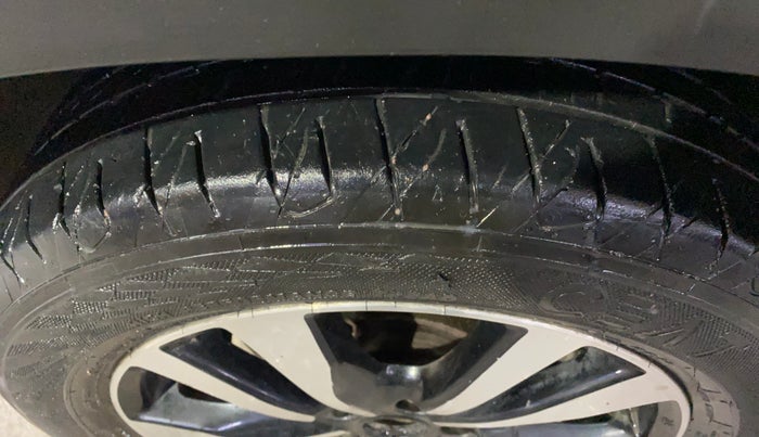 2021 Nissan Kicks XV 1.5, CNG, Manual, 60,491 km, Left Front Tyre Tread