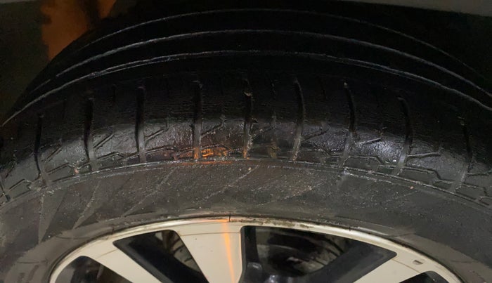 2021 Nissan Kicks XV 1.5, CNG, Manual, 60,491 km, Right Rear Tyre Tread