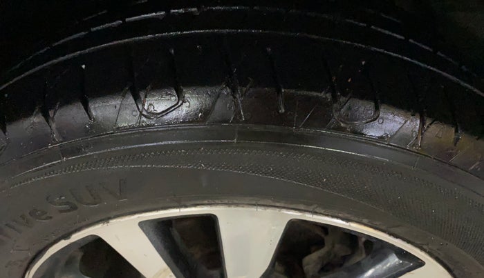 2021 Nissan Kicks XV 1.5, CNG, Manual, 60,491 km, Right Front Tyre Tread