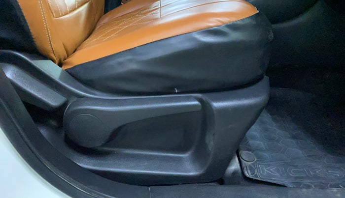 2021 Nissan Kicks XV 1.5, CNG, Manual, 60,491 km, Driver Side Adjustment Panel