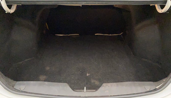 2015 Maruti Ciaz VXI, Petrol, Manual, 78,426 km, Boot Inside