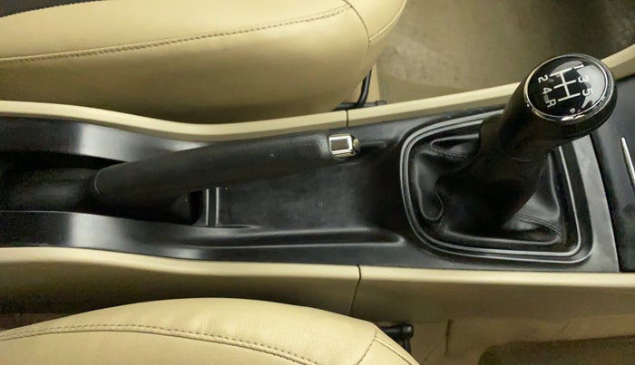 2015 Maruti Ciaz VXI, Petrol, Manual, 78,426 km, Gear Lever