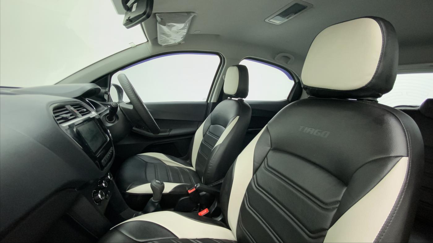 2022 Tata TIAGO NRG XZ MT, Petrol, Manual, 13,652 km, Right Side Front Door Cabin