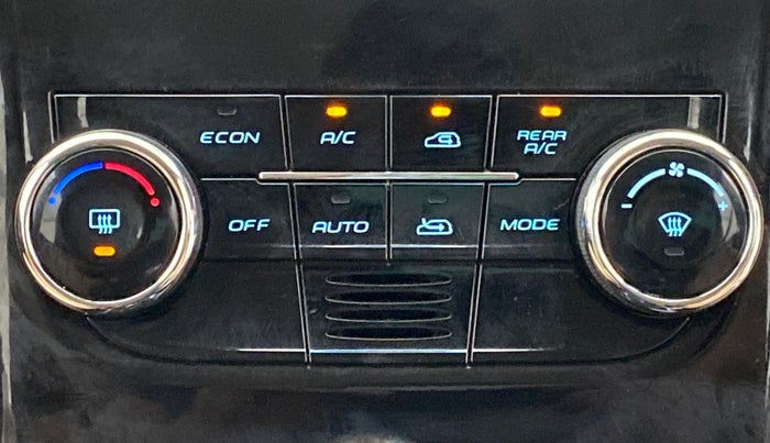 2020 Mahindra XUV500 W7 FWD, Diesel, Manual, 21,772 km, Automatic Climate Control