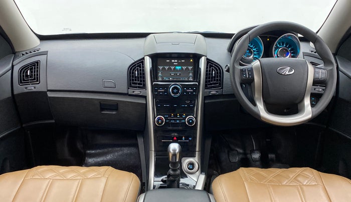 2020 Mahindra XUV500 W7 FWD, Diesel, Manual, 21,772 km, Dashboard