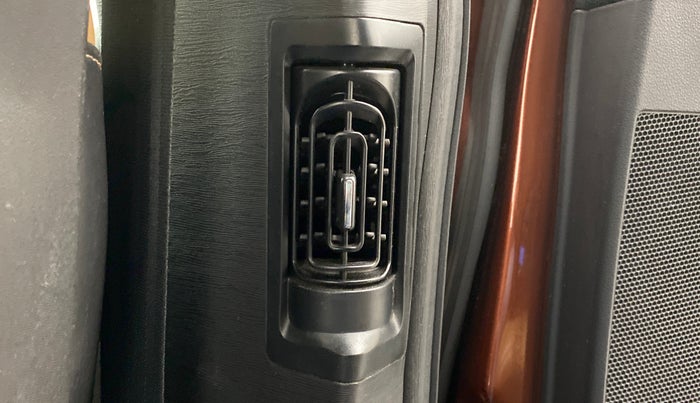 2020 Mahindra XUV500 W7 FWD, Diesel, Manual, 21,772 km, Rear AC Vents