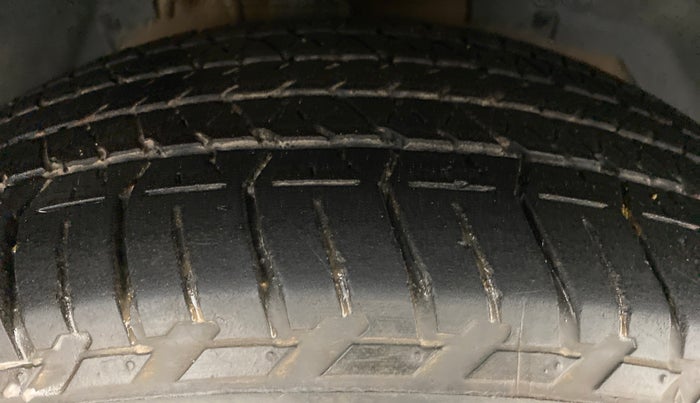 2020 Mahindra XUV500 W7 FWD, Diesel, Manual, 21,772 km, Right Front Tyre Tread