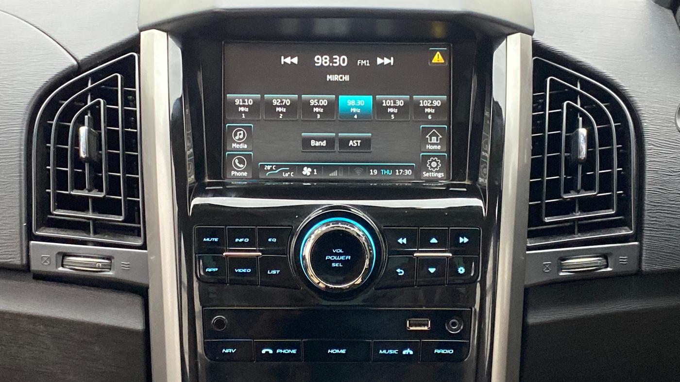 2020 Mahindra XUV500 W7 FWD, Diesel, Manual, 21,772 km, Infotainment System