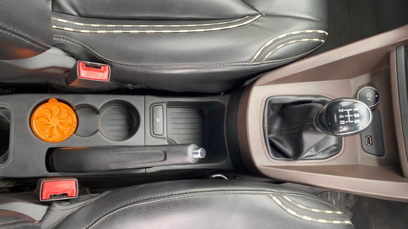 2019 Ford FREESTYLE TITANIUM 1.2 PETROL, Petrol, Manual, 90,734 km, Gear Lever